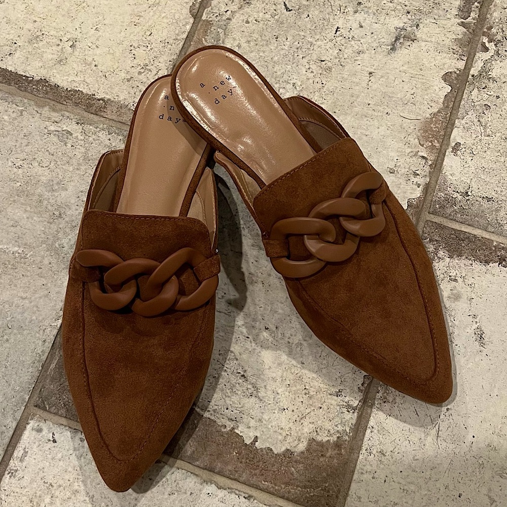 A New Day Amber mules, size 9